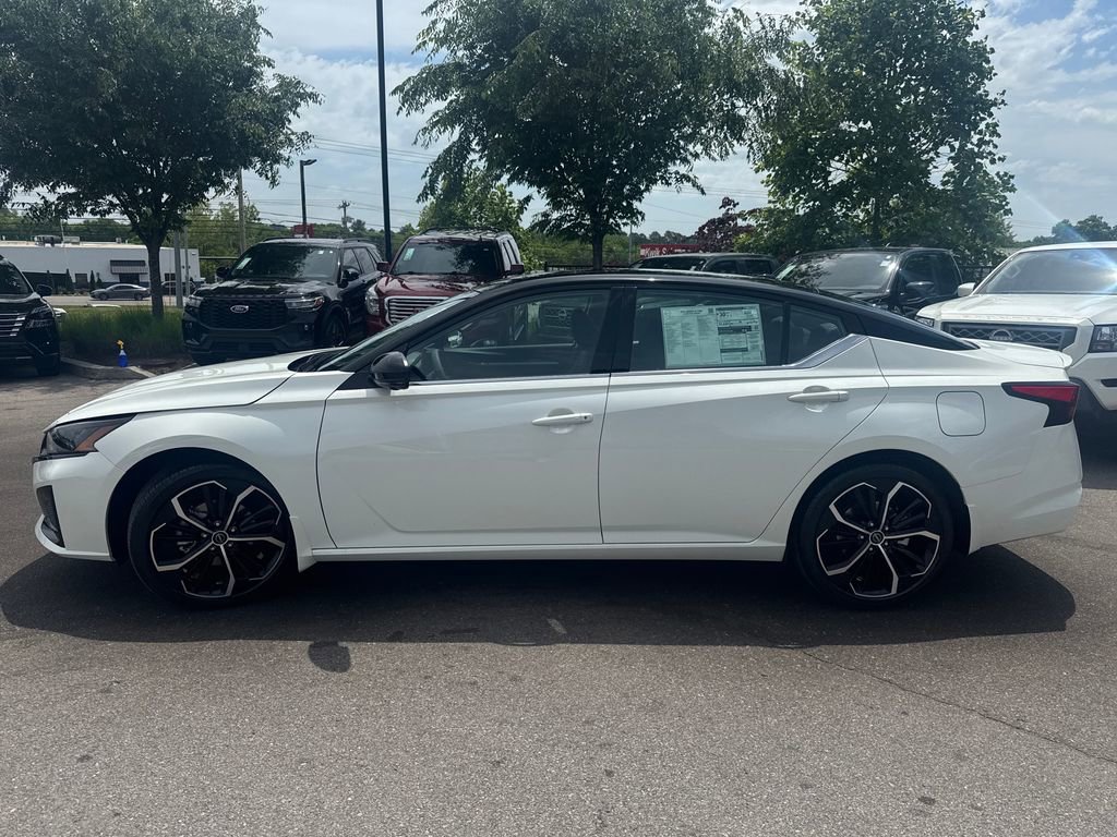 New 2026 Nissan Altima 2.5 SR w/ SR Premium Package FWD image 4