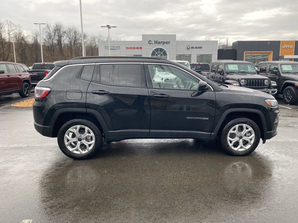 New 2026 Jeep Compass Latitude image 2