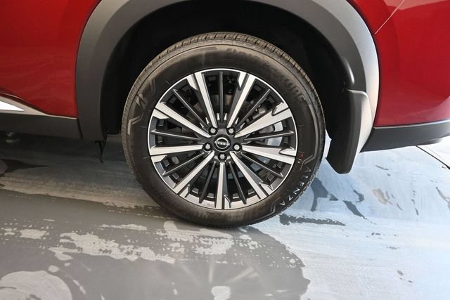 Used 2026 Nissan Pathfinder Platinum FWD image 19