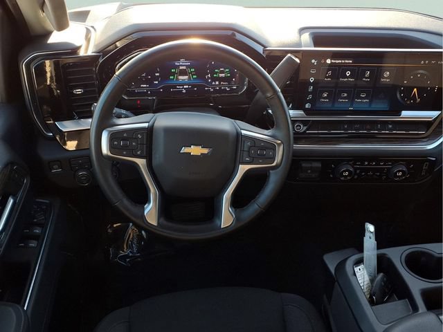 Used 2025 Chevrolet Silverado 2500 LT w/ Convenience Package AWD/4WD image 4