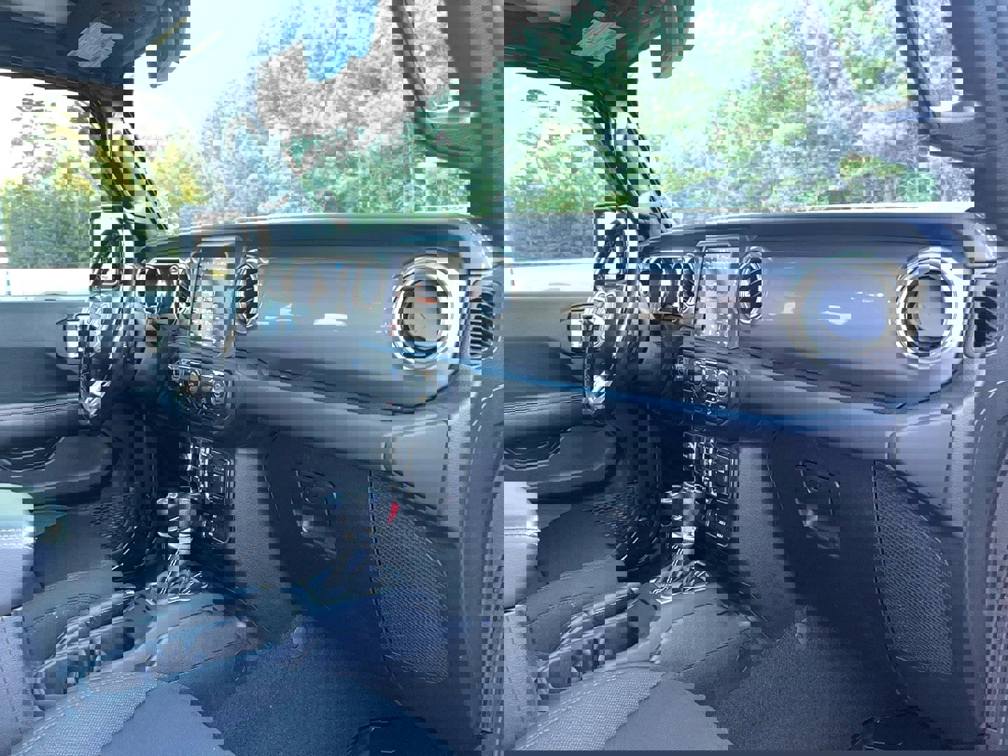 Used 2021 Jeep Wrangler Unlimited Sahara image 23