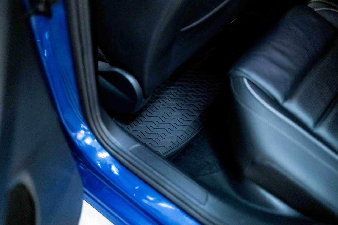 Used 2018 Volkswagen Golf R DCS and Navigation 7A image 42