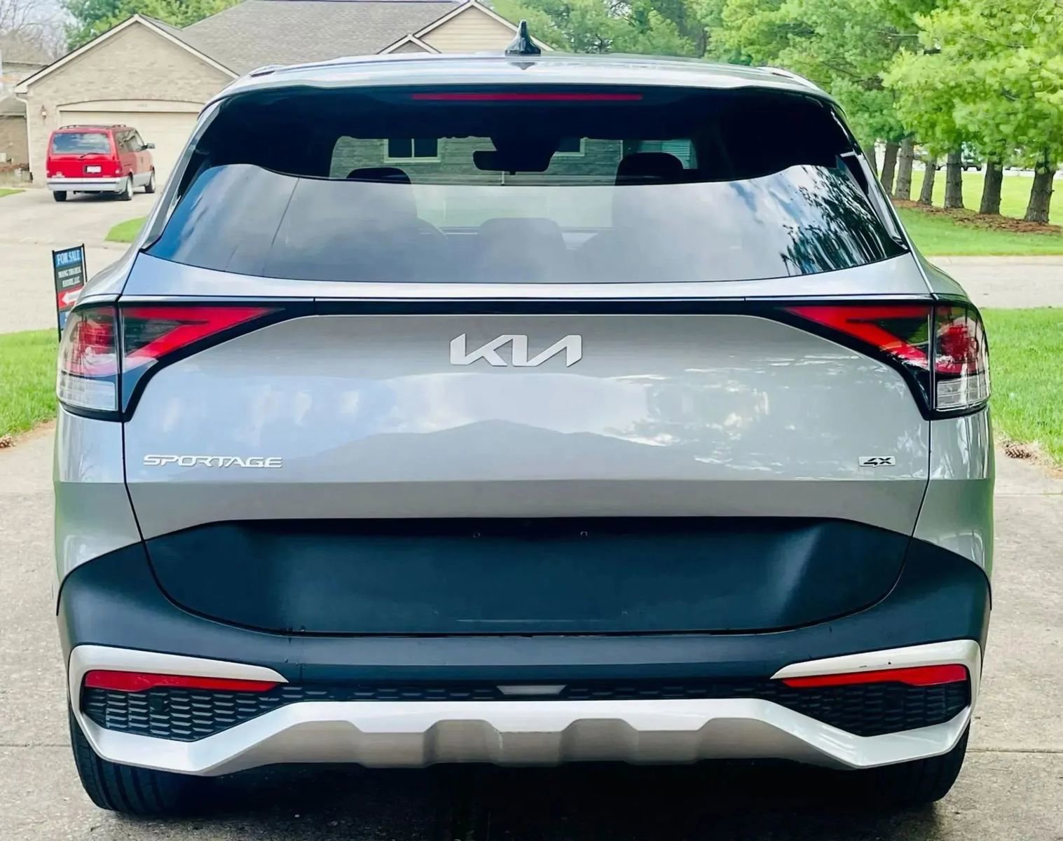 Used 2023 Kia Sportage LX image 8