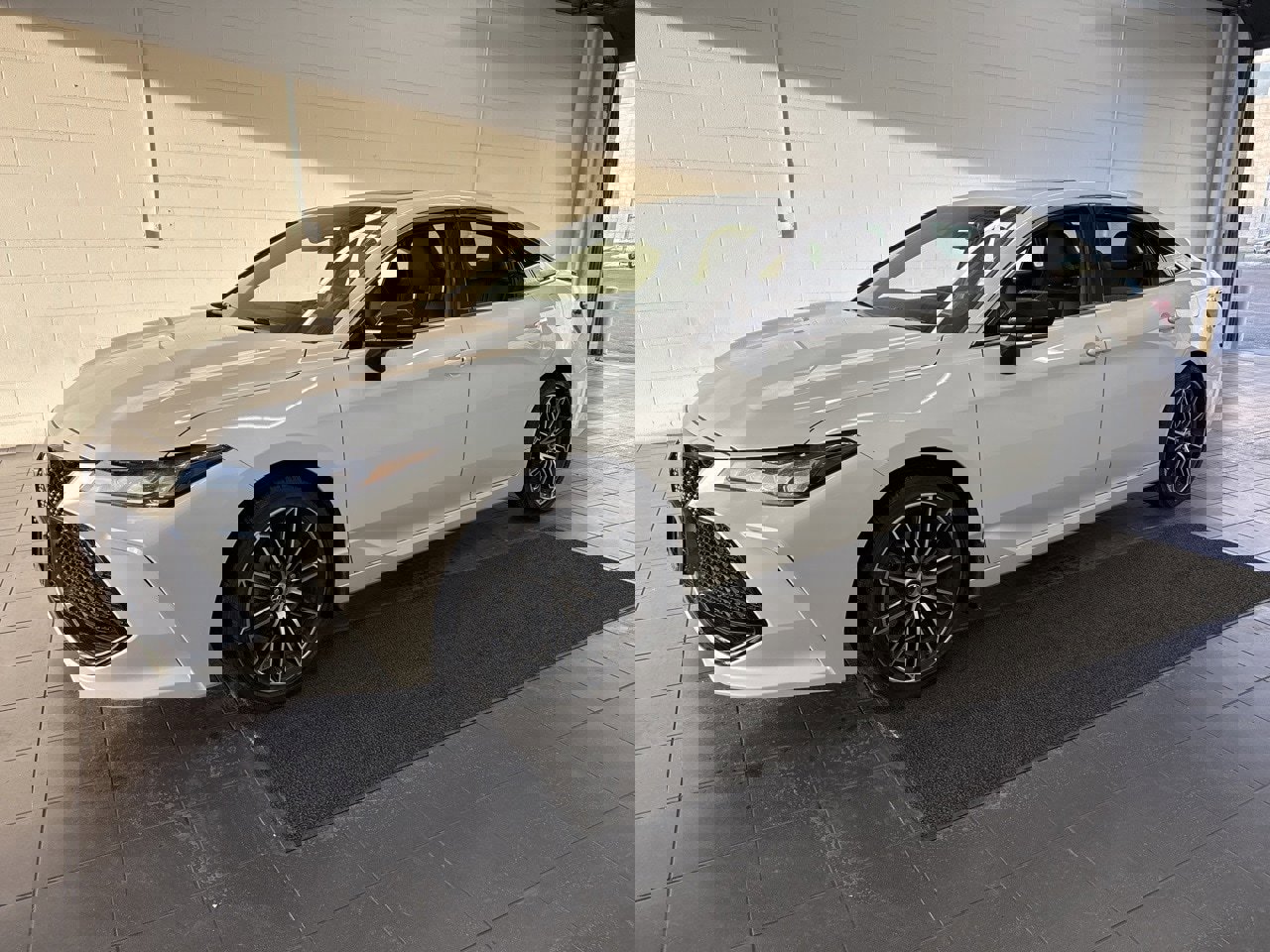 Certified 2020 Toyota Avalon XSE image 4