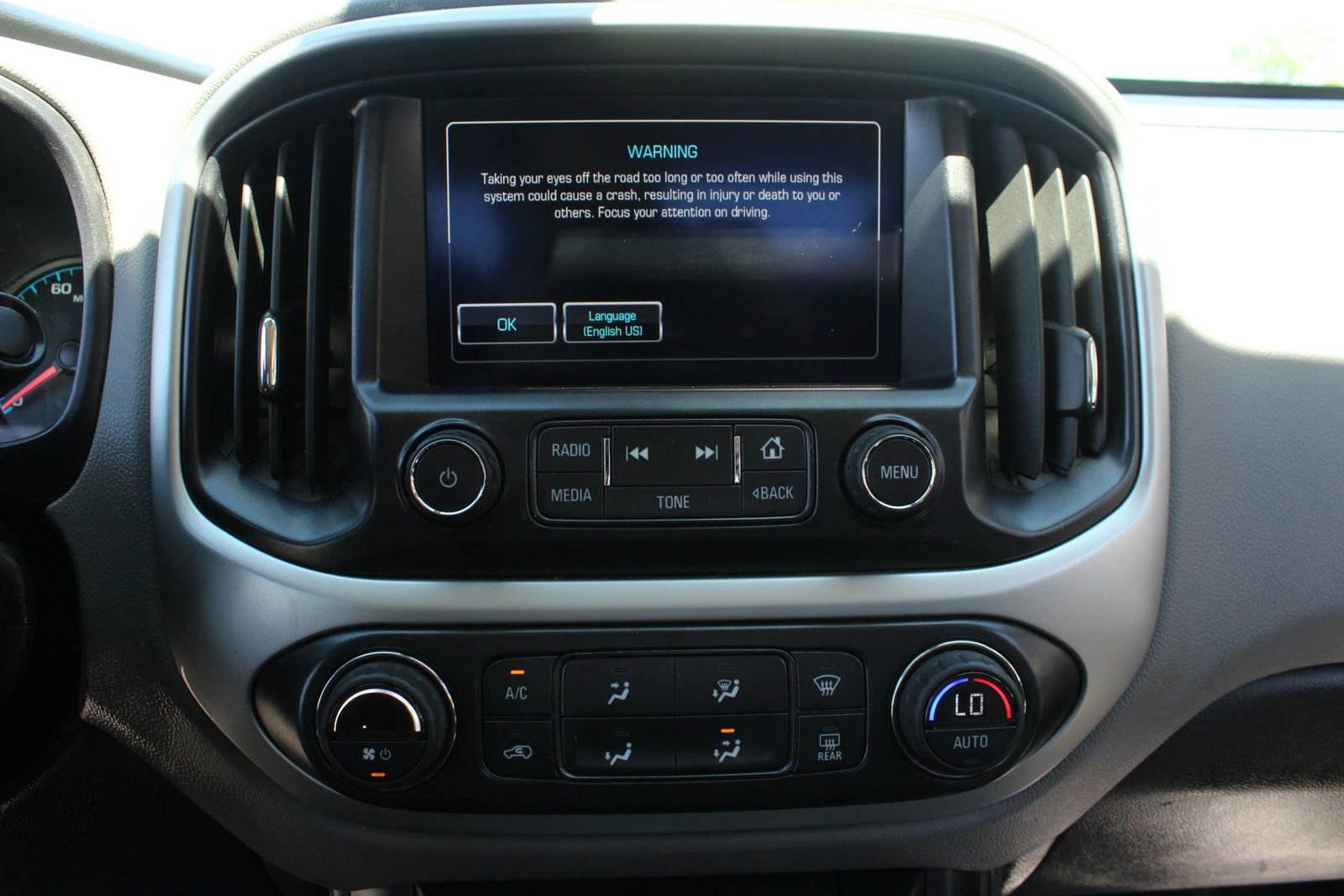 Used 2015 Chevrolet Colorado LT w/ Luxury Package RWD image 27