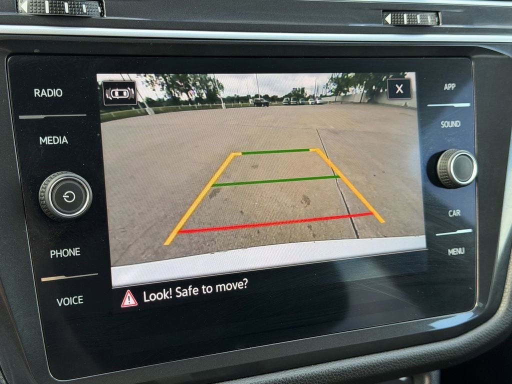Used 2024 Volkswagen Tiguan SE FWD image 19