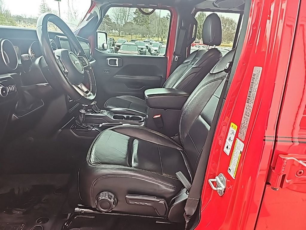 Used 2020 Jeep Wrangler Unlimited Sahara image 9