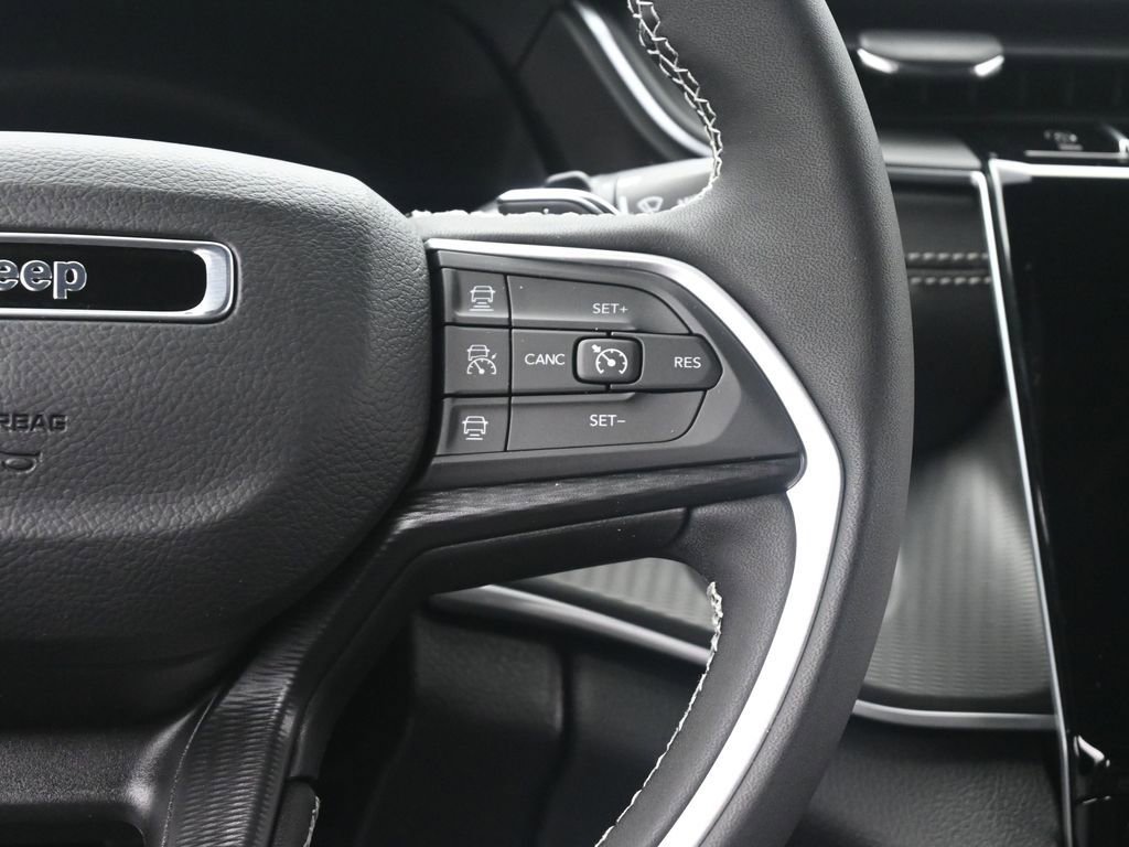 New 2025 Jeep Grand Cherokee L Laredo w/ Luxury Tech Group I image 31