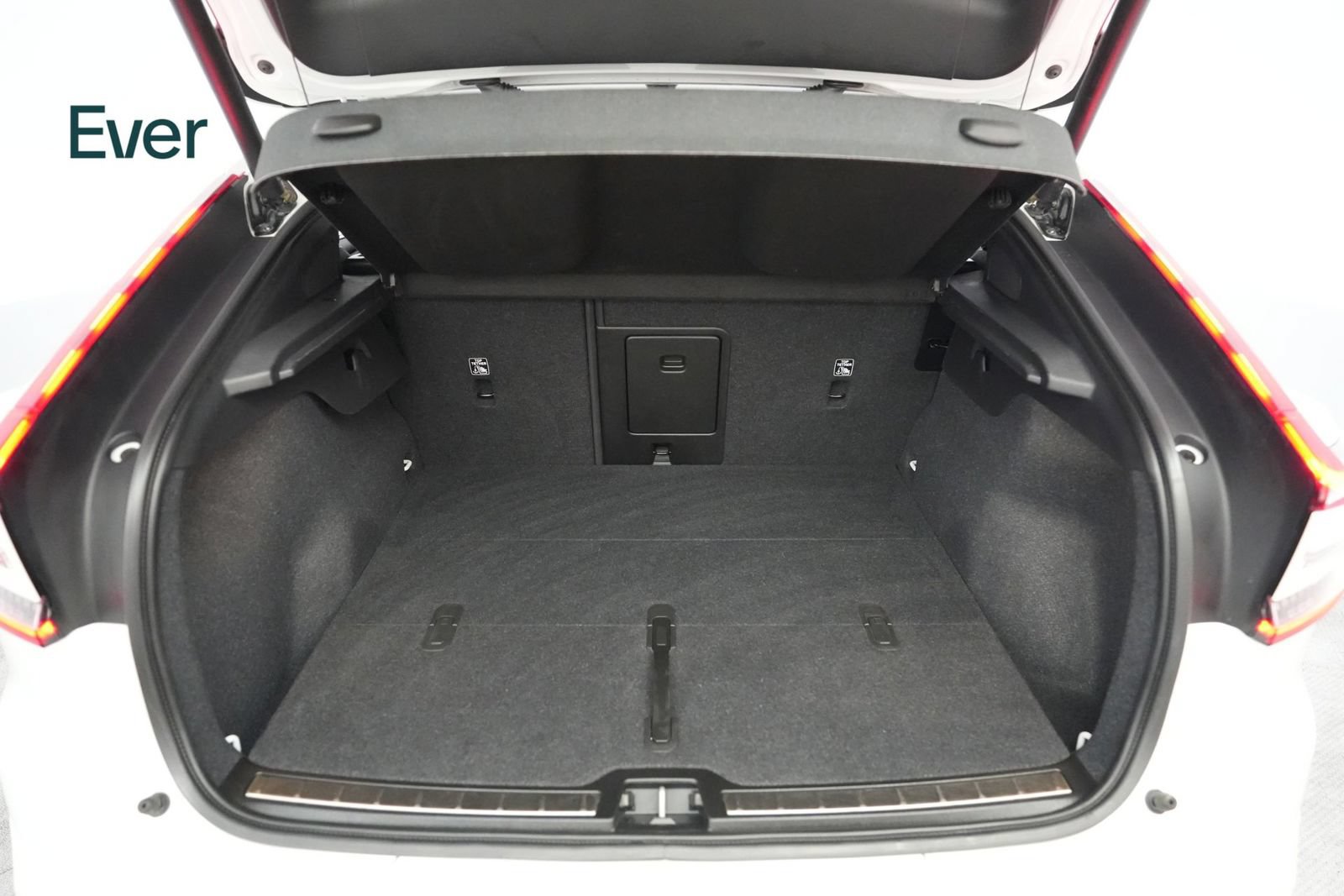 Used 2023 Volvo C40 P8 Recharge Plus AWD/4WD image 8