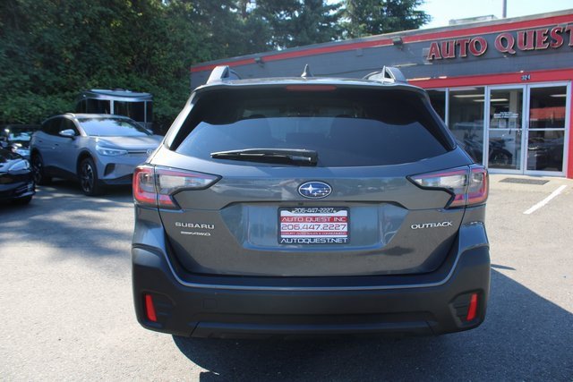 Used 2022 Subaru Outback Premium image 4