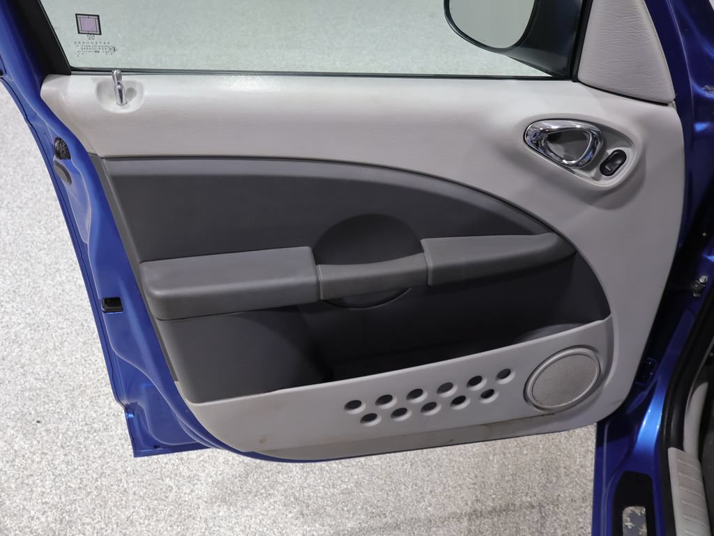 Used 2007 Chrysler PT Cruiser Touring FWD image 13