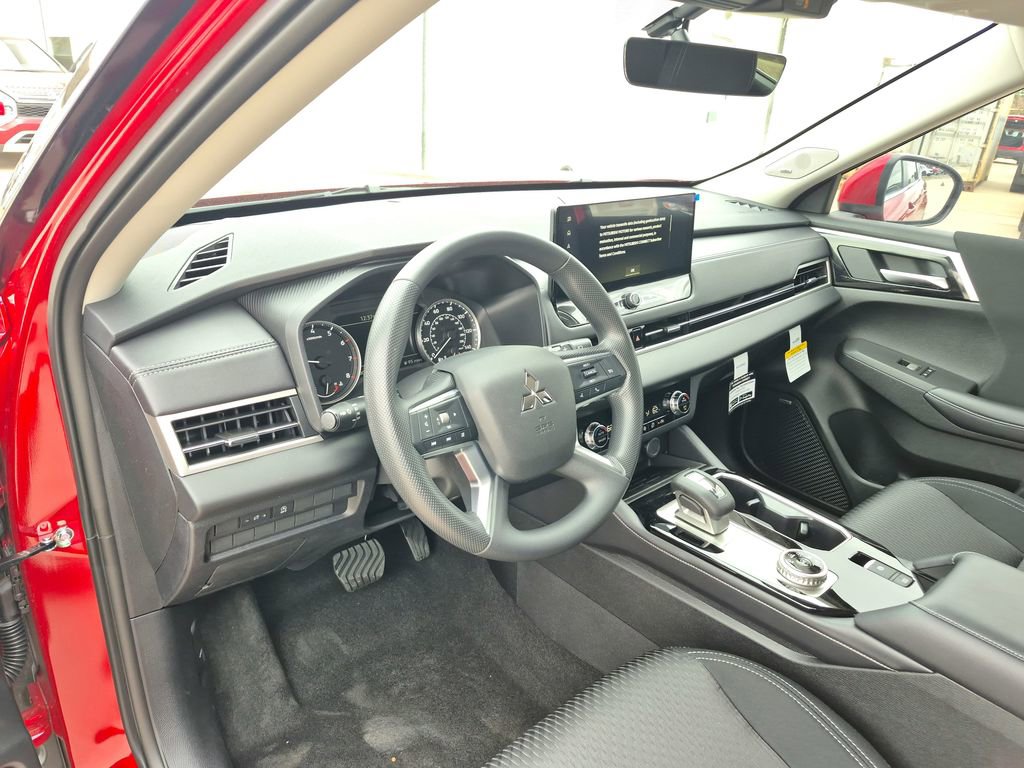 New 2026 Mitsubishi Outlander ES image 9