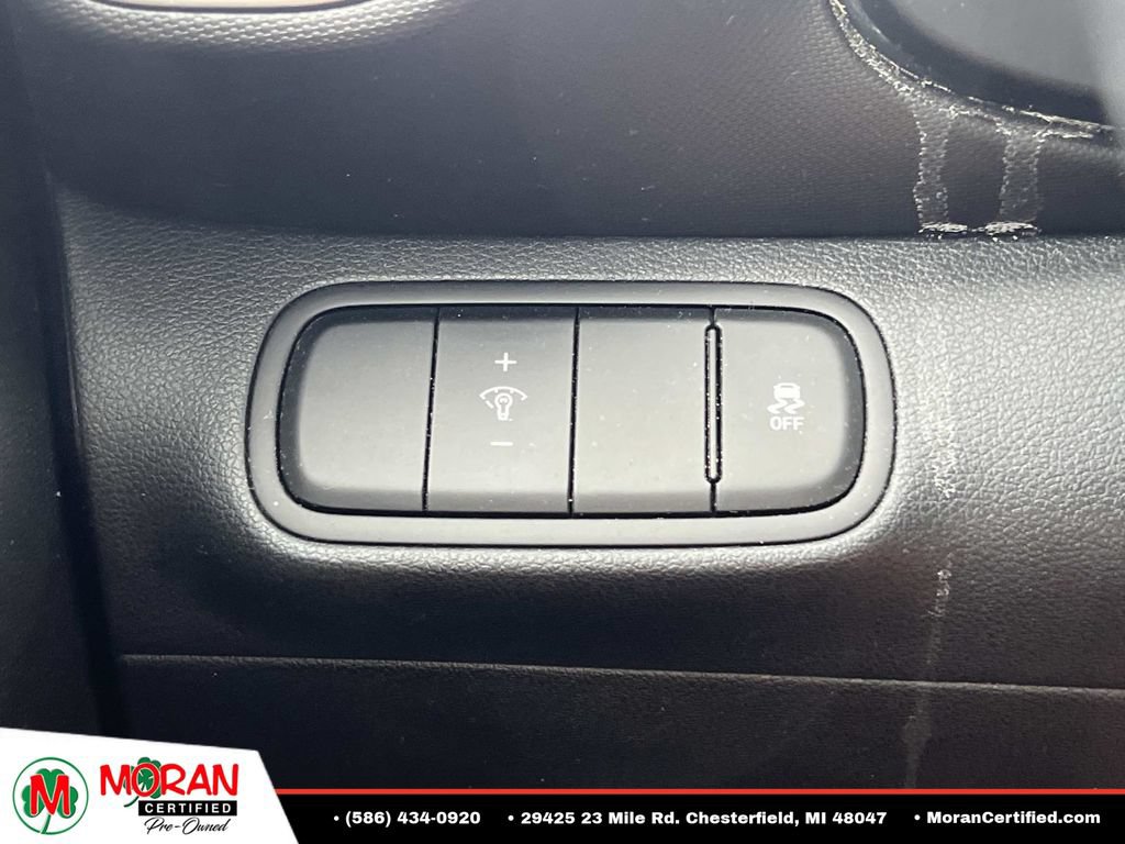 Used 2023 Hyundai Venue SEL FWD image 28