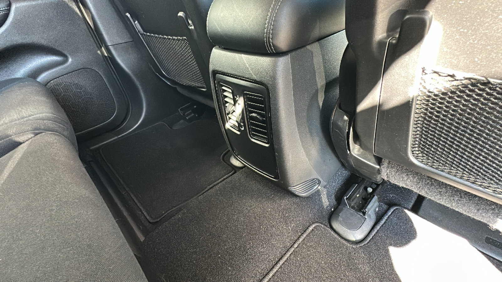 Used 2021 Dodge Durango SXT w/ 3rd Row Seating Group AWD/4WD image 26