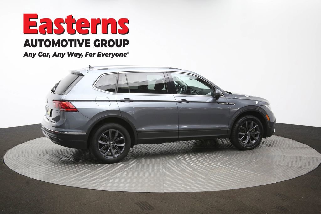 Used 2022 Volkswagen Tiguan SE w/ Panoramic Sunroof Package image 45