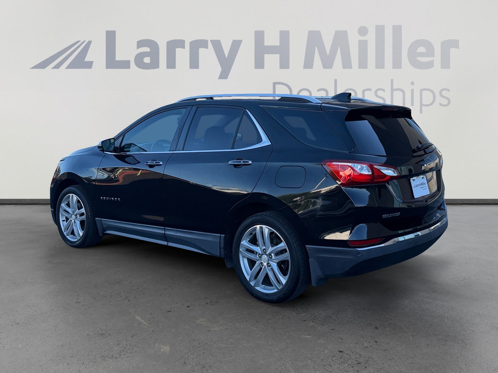 Used 2018 Chevrolet Equinox Premier FWD image 3
