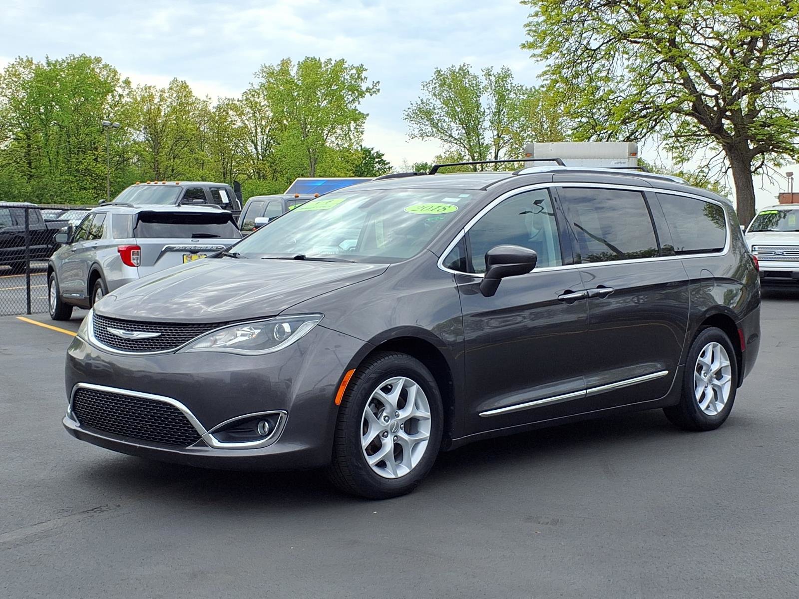 Used 2018 Chrysler Pacifica Touring-L w/ Tire & Wheel Group