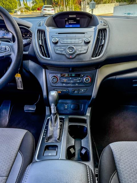Used 2017 Ford Escape SE image 32