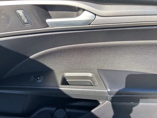 Used 2019 Ford Fusion SE FWD image 39