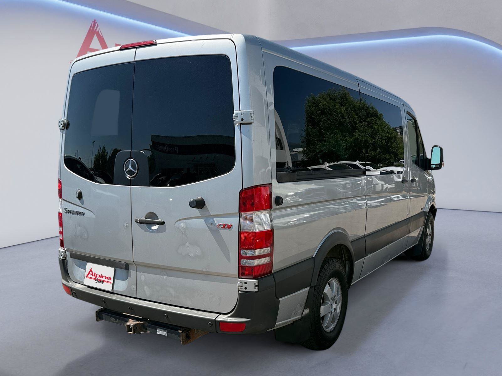 Used 2010 Mercedes-Benz Sprinter 2500 image 5