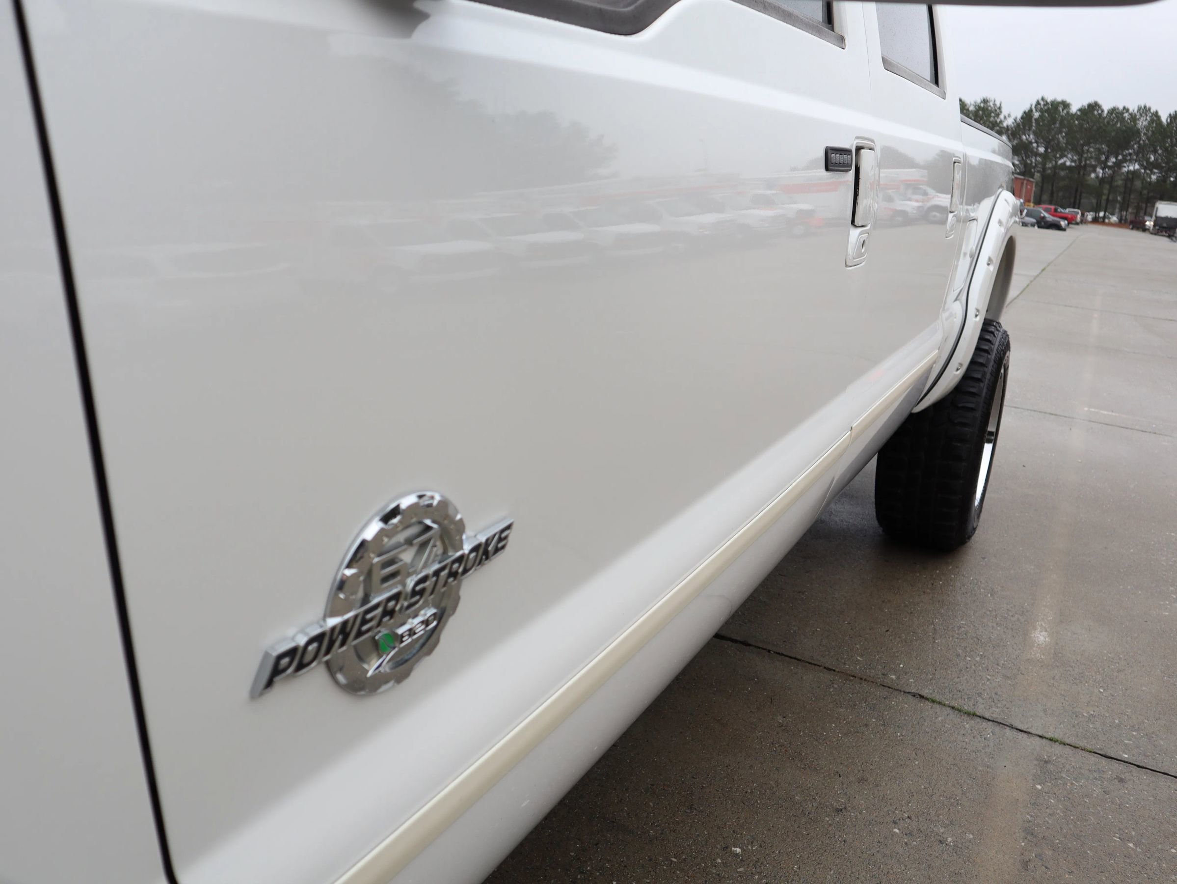 Used 2014 Ford F250 Lariat w/ Lariat Interior Package image 40