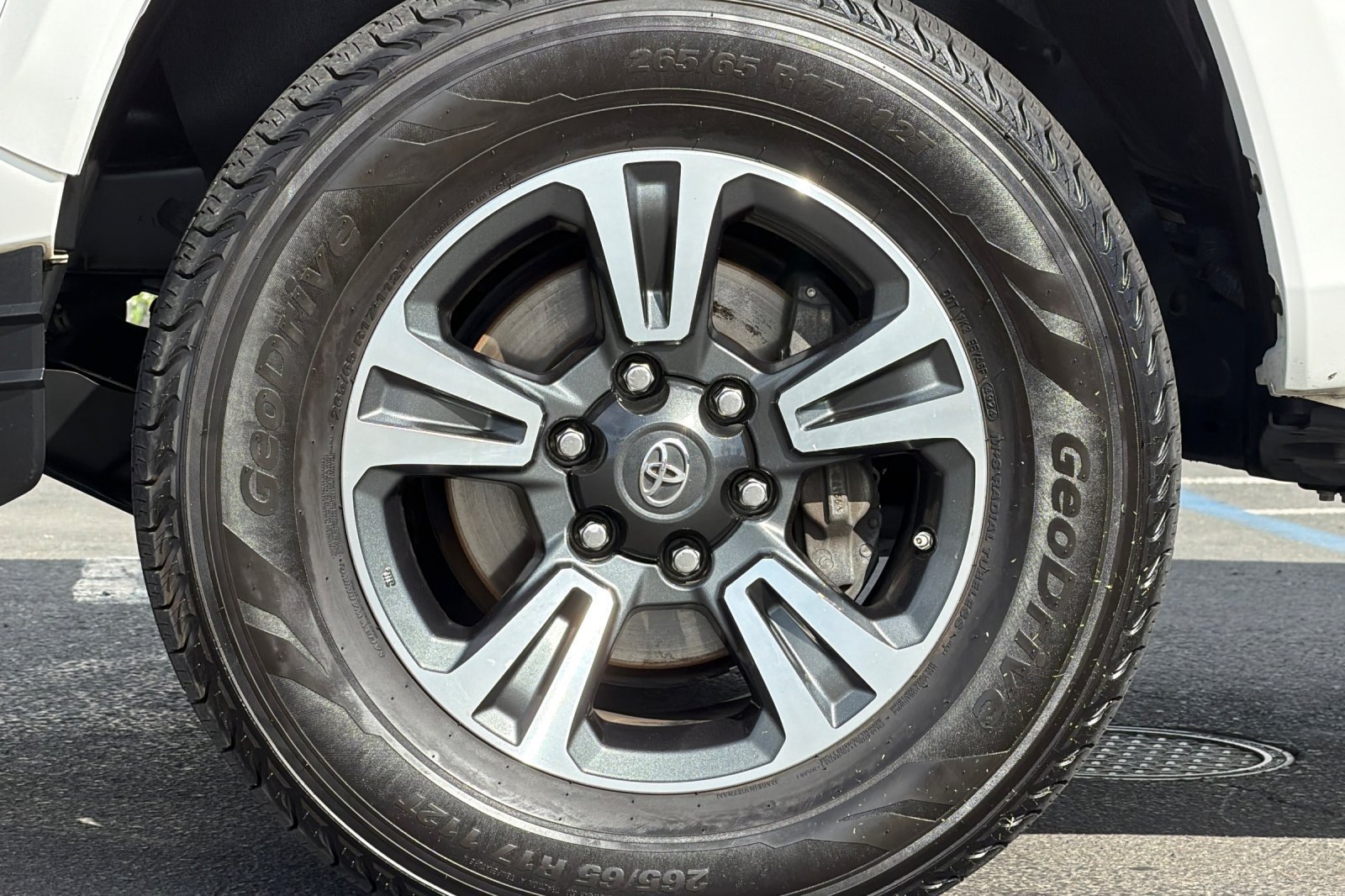 Used 2016 Toyota Tacoma TRD Sport w/ Premium & Technology Package RWD image 26