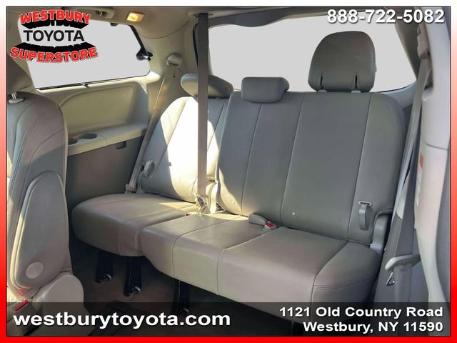 Used 2017 Toyota Sienna XLE w/ XLE Navigation Package image 15