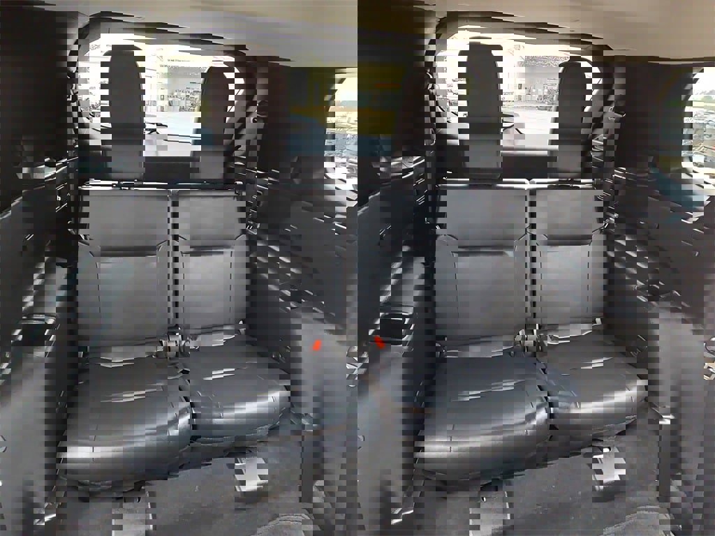 Used 2024 Mitsubishi Outlander SE image 12