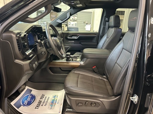 Used 2025 Chevrolet Silverado 1500 High Country w/ Technology Package image 11