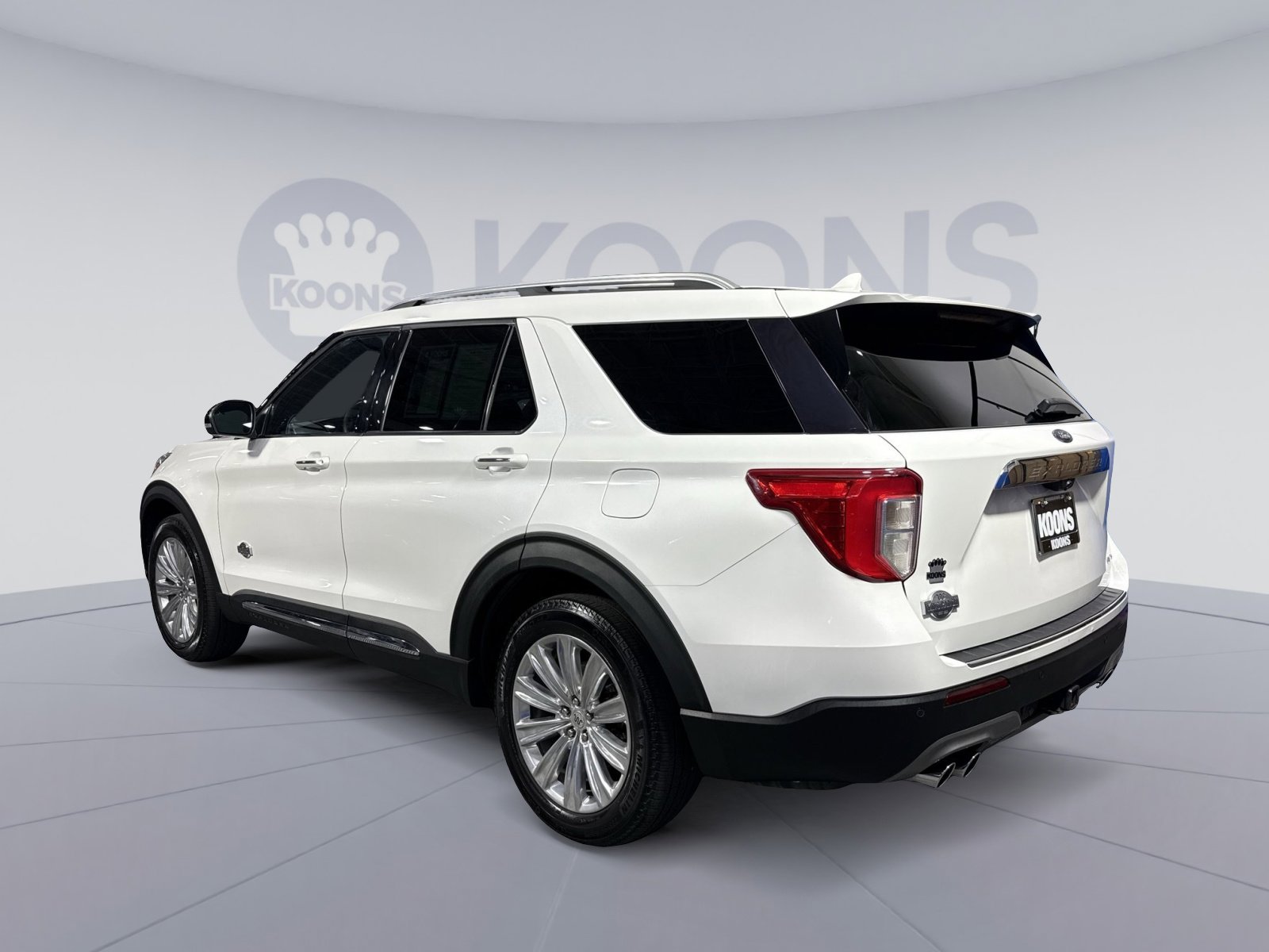 Used 2022 Ford Explorer King Ranch w/ Premium Technology Package AWD/4WD image 4