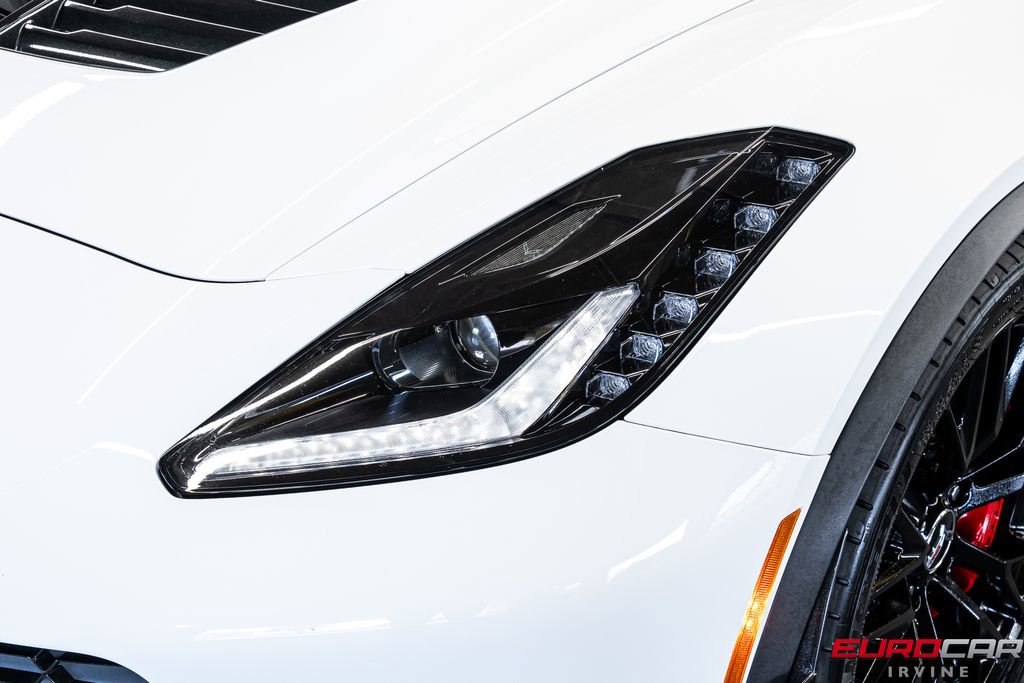 Used 2015 Chevrolet Corvette Z06 w/ 3LZ Preferred Equipment Group RWD image 14