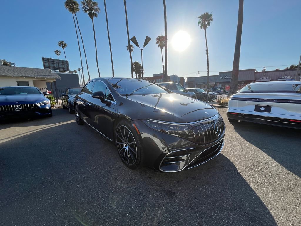 Used 2022 Mercedes-Benz EQS 450+ Sedan image 3