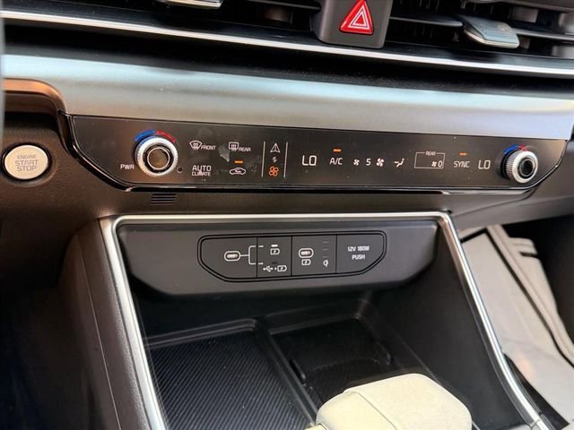 Used 2025 Kia Carnival SX w/ SX Dark Edition Package FWD image 26