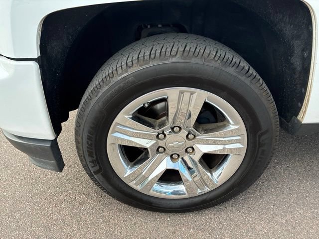 Used 2018 Chevrolet Silverado 1500 Custom w/ Custom Value Package AWD/4WD image 9