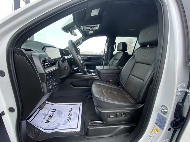 Used 2025 Chevrolet Tahoe High Country AWD/4WD image 11