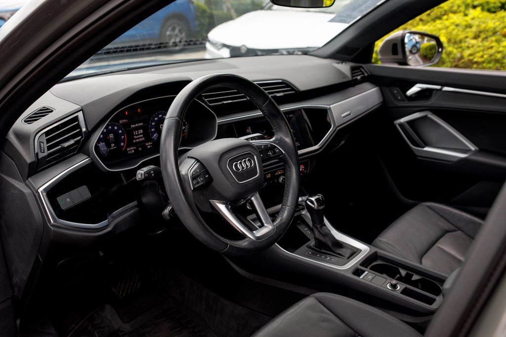 Used 2020 Audi Q3 2.0T Premium w/ Convenience Package image 28