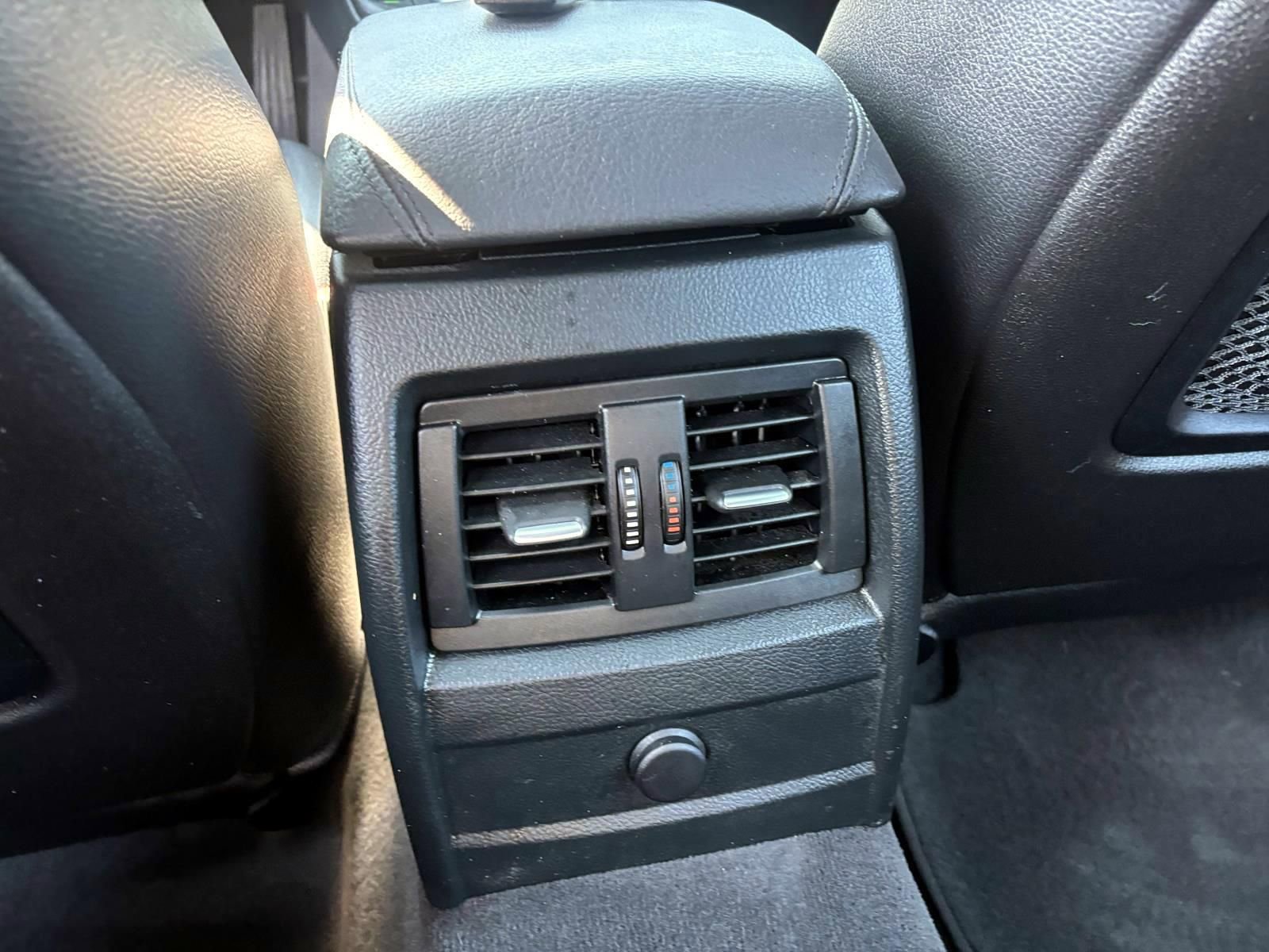 Used 2015 BMW 328i xDrive Sedan image 32