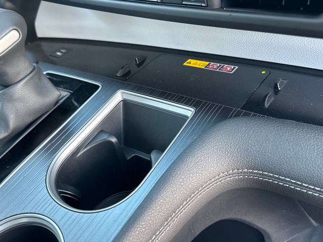 Certified 2025 Toyota Sienna XLE FWD image 18