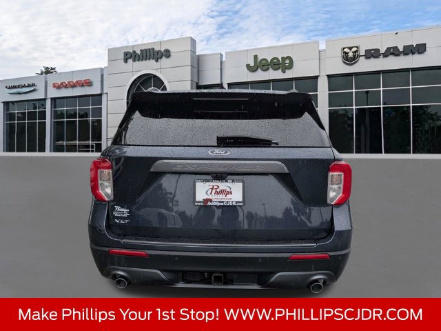 Used 2023 Ford Explorer XLT w/ Equipment Group 202A RWD image 4