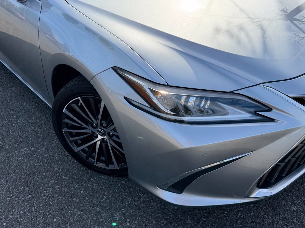 Used 2023 Lexus ES 250 w/ Premium Package AWD/4WD image 2