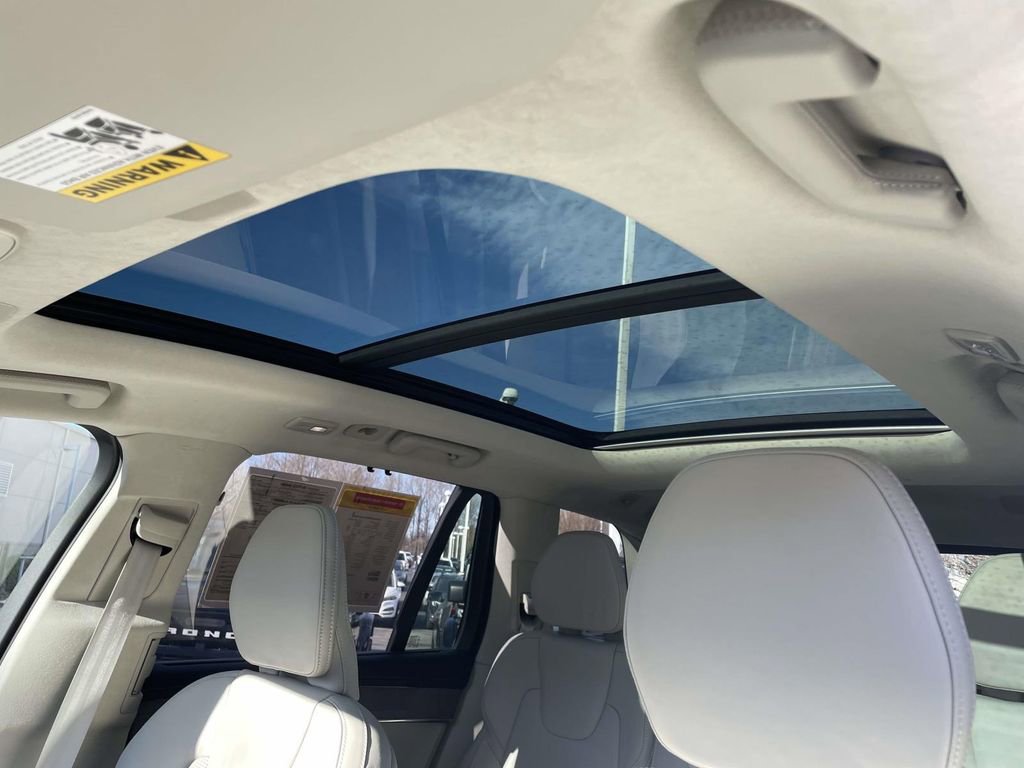 Used 2026 Volvo XC90 B6 Ultra w/ Lounge Package image 29