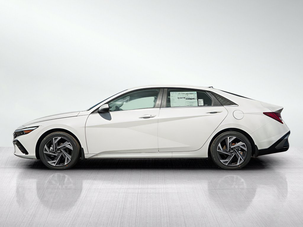 New 2026 Hyundai Elantra Limited FWD image 4