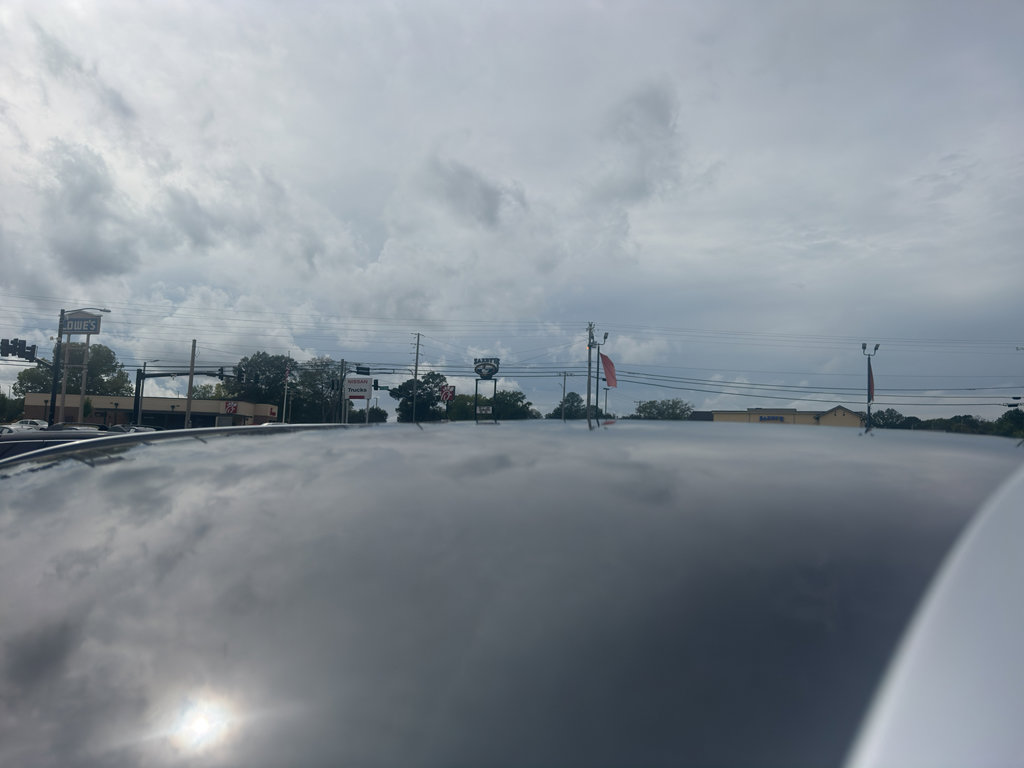 Used 2025 Nissan Kicks SR image 9