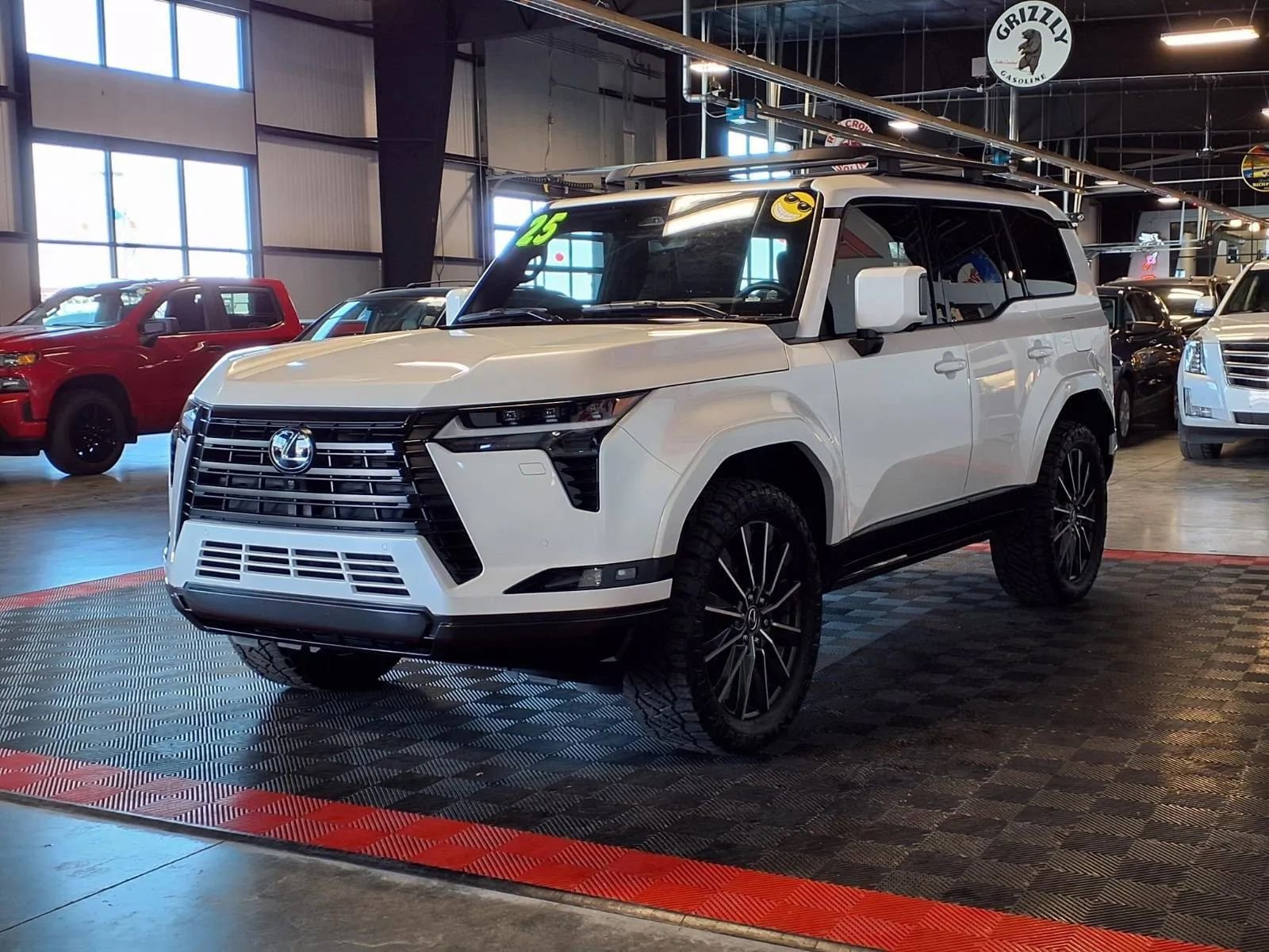 Used 2025 Lexus GX 550 w/ Accessory Package (31) image 3