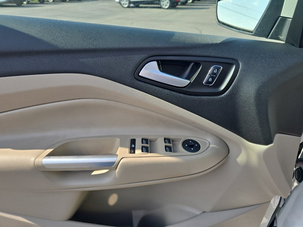 Used 2016 Ford C-MAX SE w/ Equipment Group 202A FWD image 15