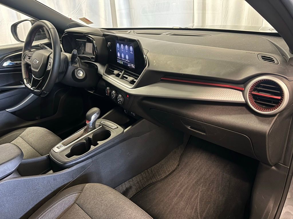 Used 2024 Chevrolet Trax RS w/ Driver Confidence Package image 21