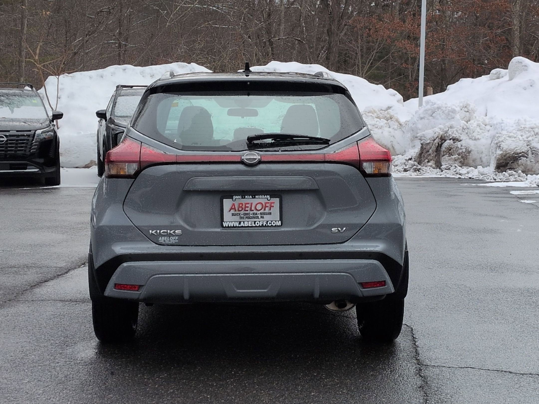 Used 2024 Nissan Kicks SV image 6