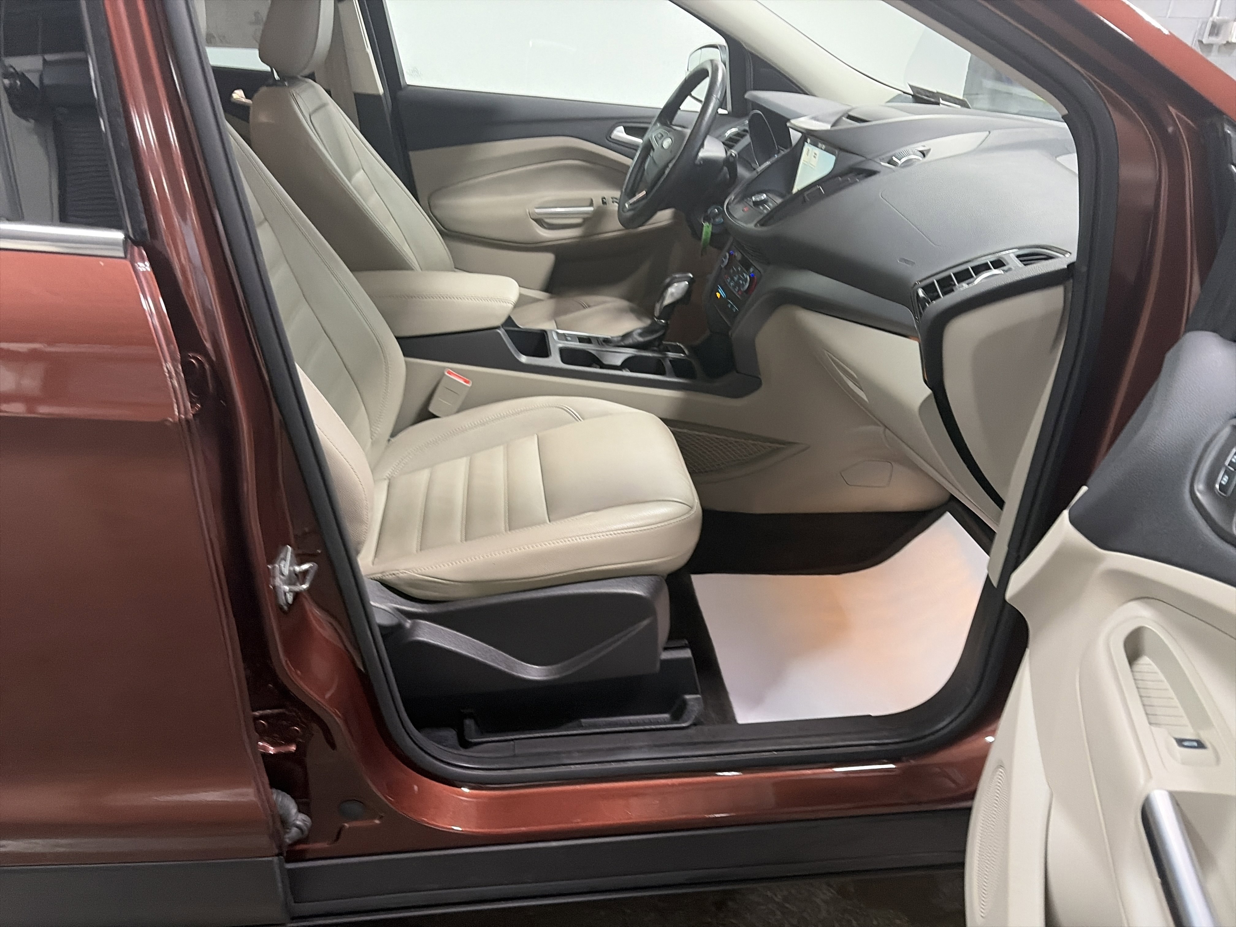 Used 2018 Ford Escape SEL image 29