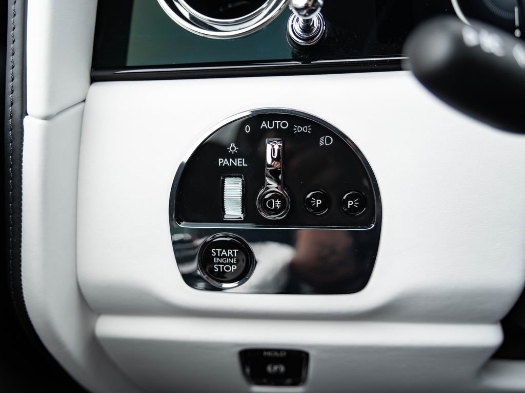 New 2026 Rolls-Royce Cullinan image 21