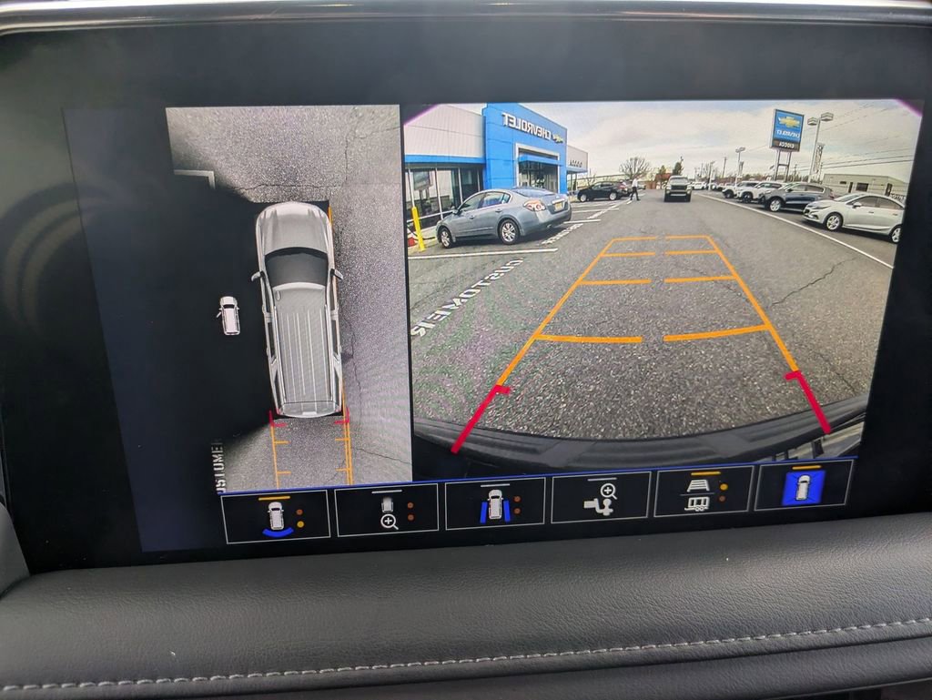 Used 2023 Chevrolet Suburban Z71 w/ Luxury Package image 18